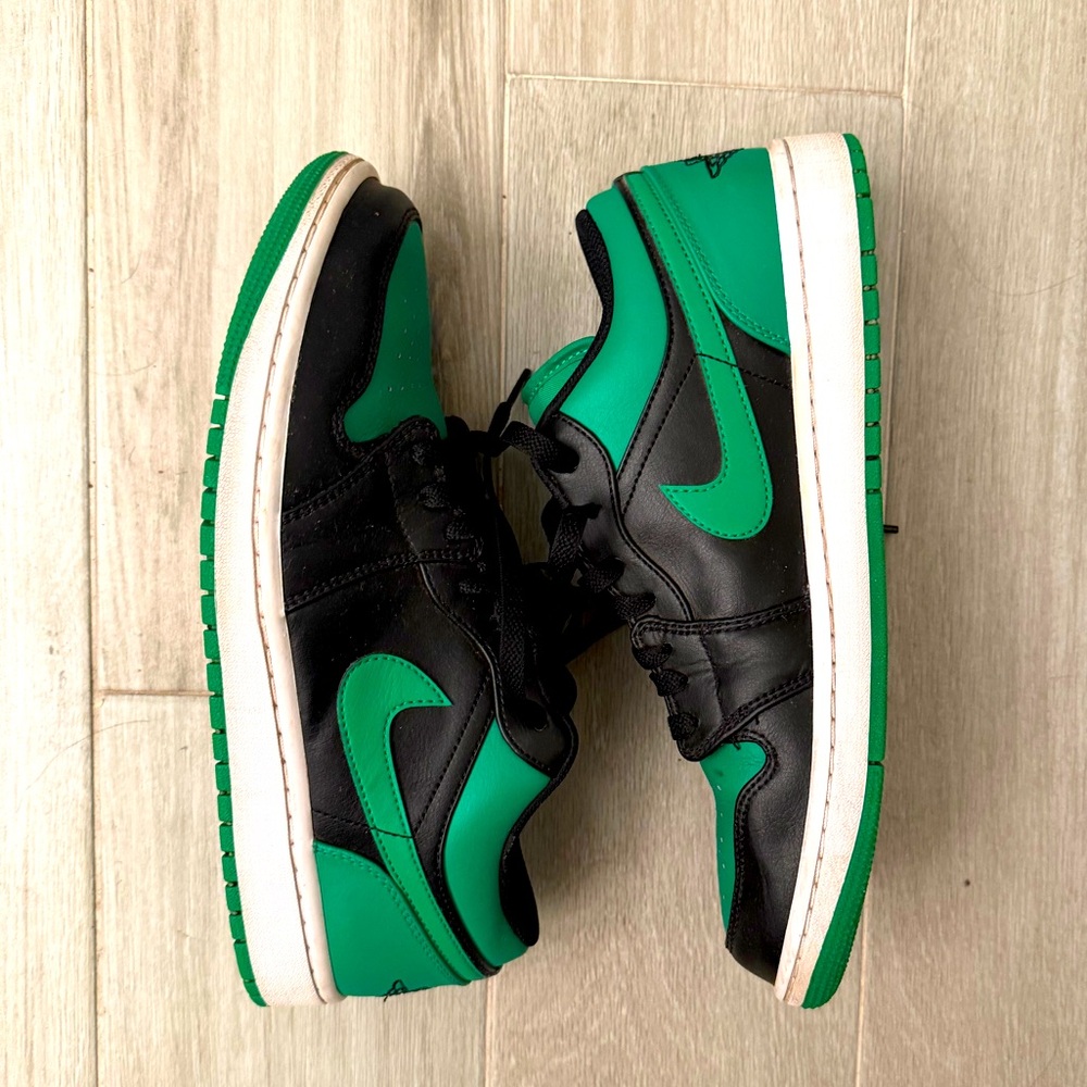 Nike Air Jordan Mens Black and Green